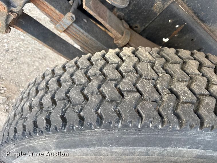 image for item EW4188 1996 Ford F700 dump truck
