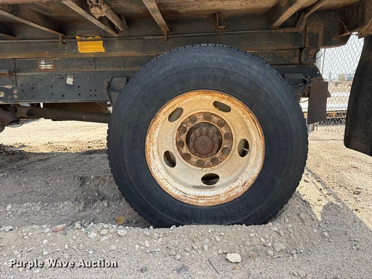 image for item EW4188 1996 Ford F700 dump truck