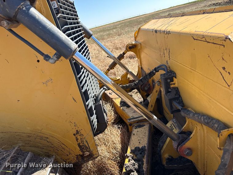 image for item EW4262 2005 John Deere 850J dozer