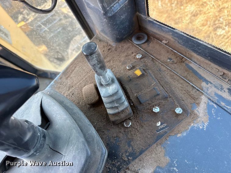 image for item EW4262 2005 John Deere 850J dozer