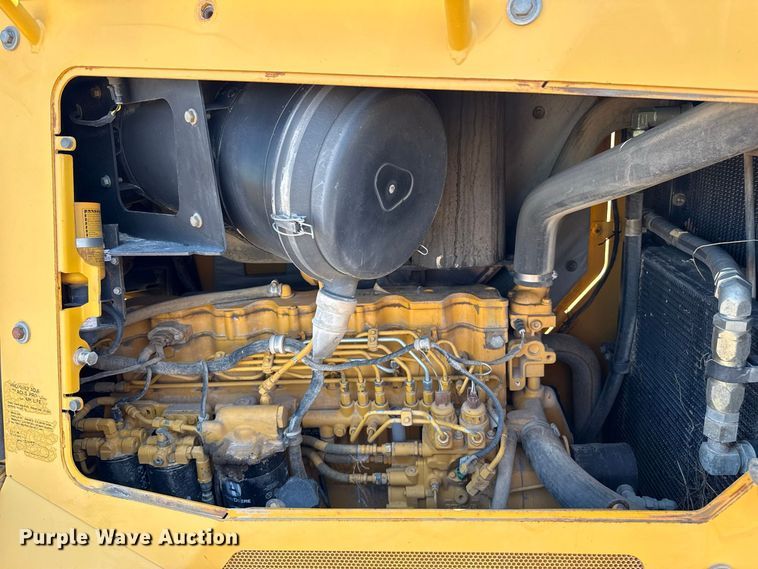 image for item EW4262 2005 John Deere 850J dozer