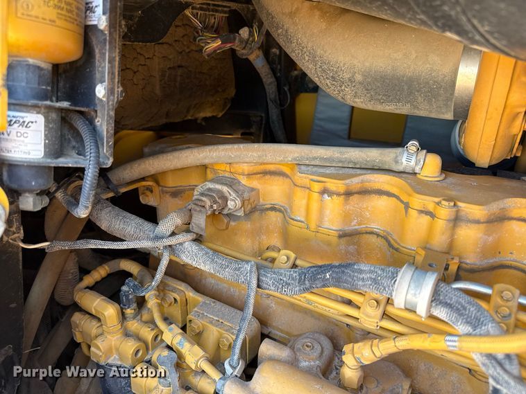 image for item EW4262 2005 John Deere 850J dozer