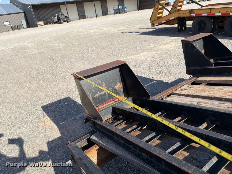 image for item EW8699 2012 Interstate equipment trailer