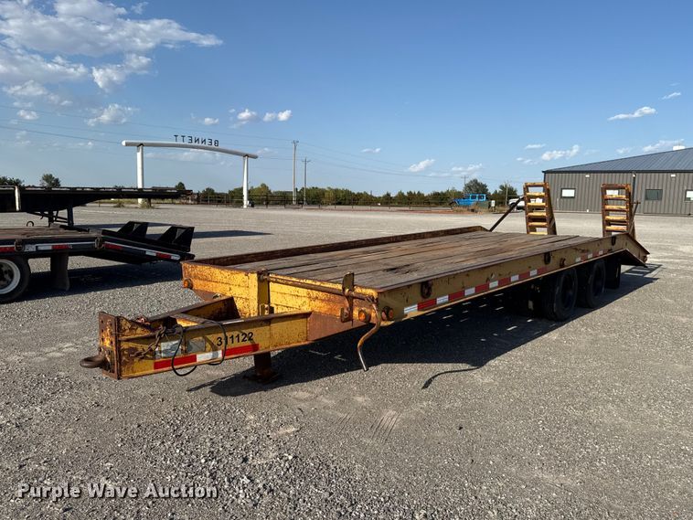 image for item EW8700 2000 Belshe DT-255 equipment trailer