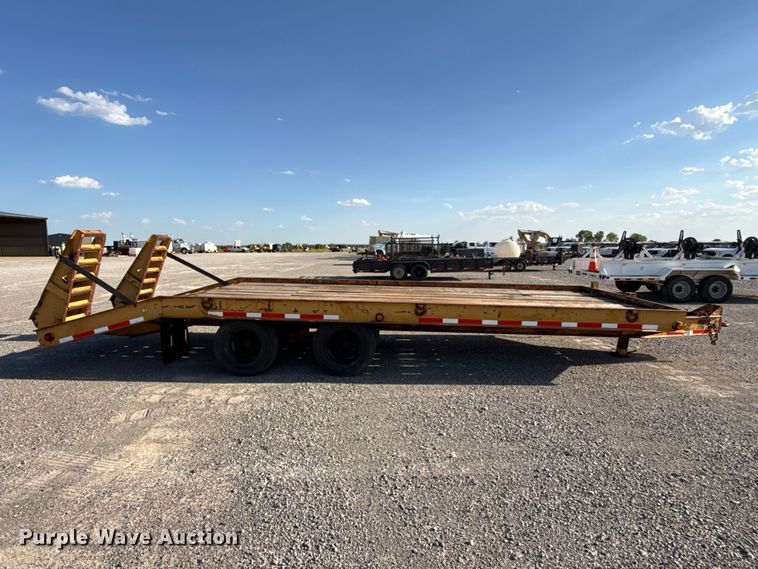 image for item EW8700 2000 Belshe DT-255 equipment trailer