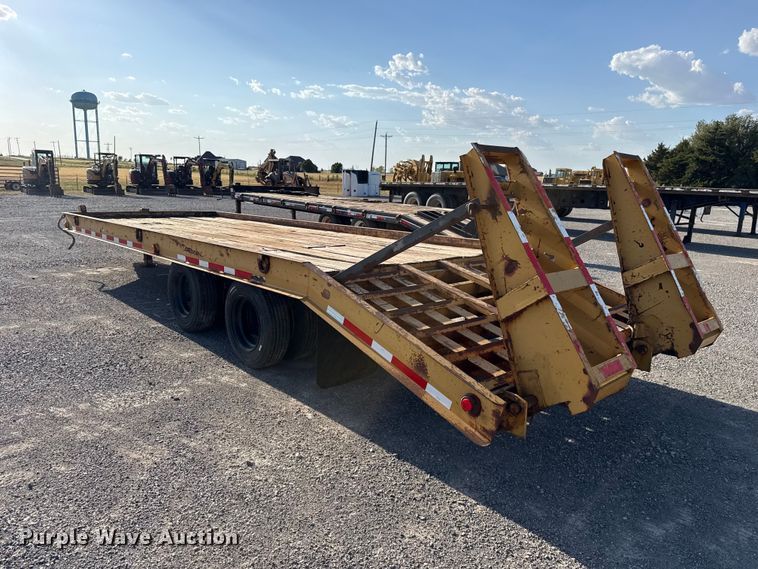 image for item EW8700 2000 Belshe DT-255 equipment trailer
