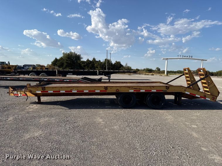 image for item EW8700 2000 Belshe DT-255 equipment trailer