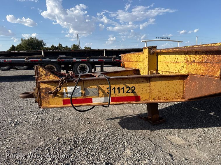 image for item EW8700 2000 Belshe DT-255 equipment trailer