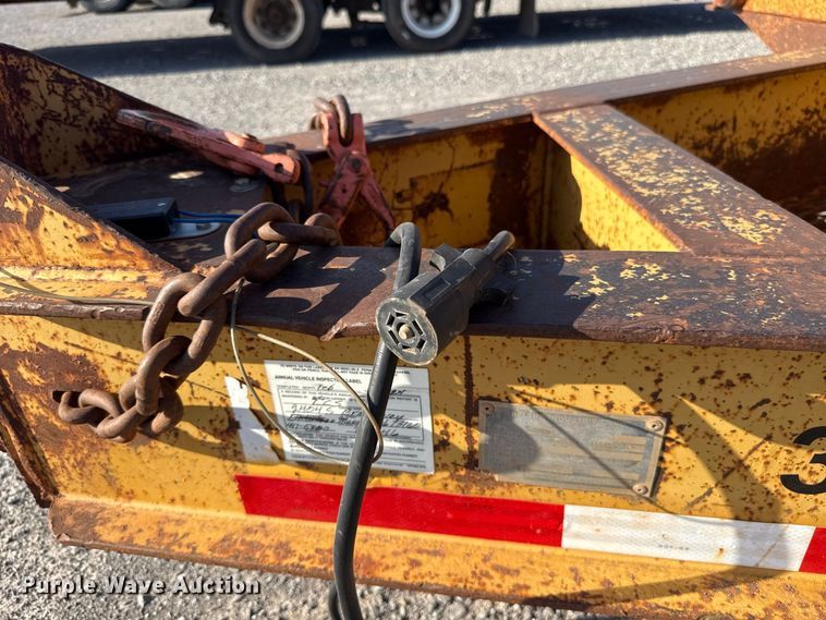 image for item EW8700 2000 Belshe DT-255 equipment trailer