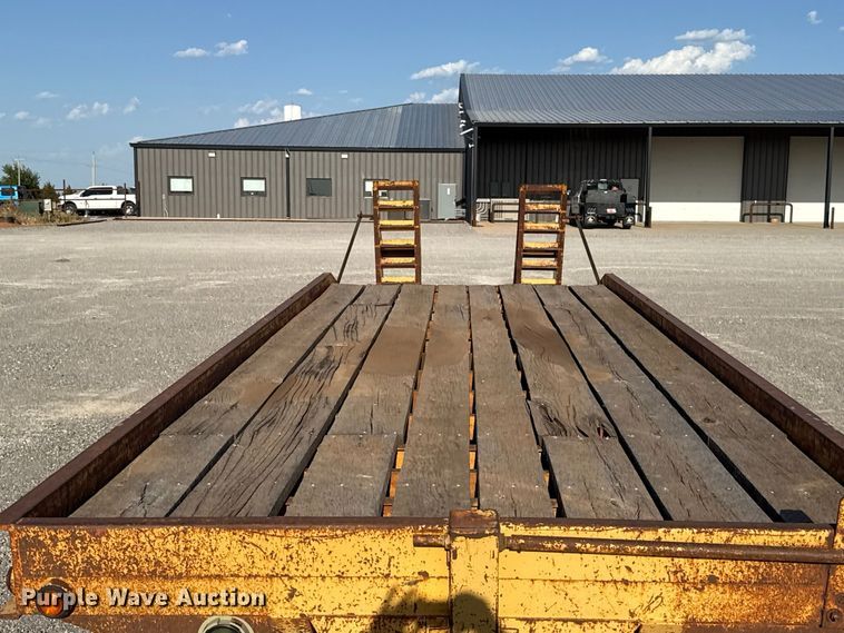image for item EW8700 2000 Belshe DT-255 equipment trailer