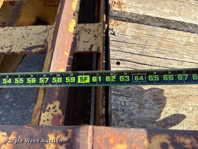 image for item EW8700 2000 Belshe DT-255 equipment trailer