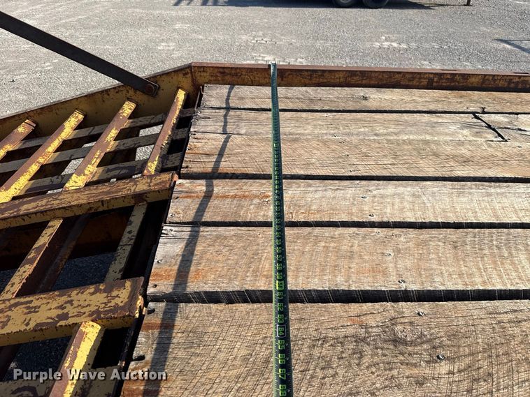 image for item EW8700 2000 Belshe DT-255 equipment trailer