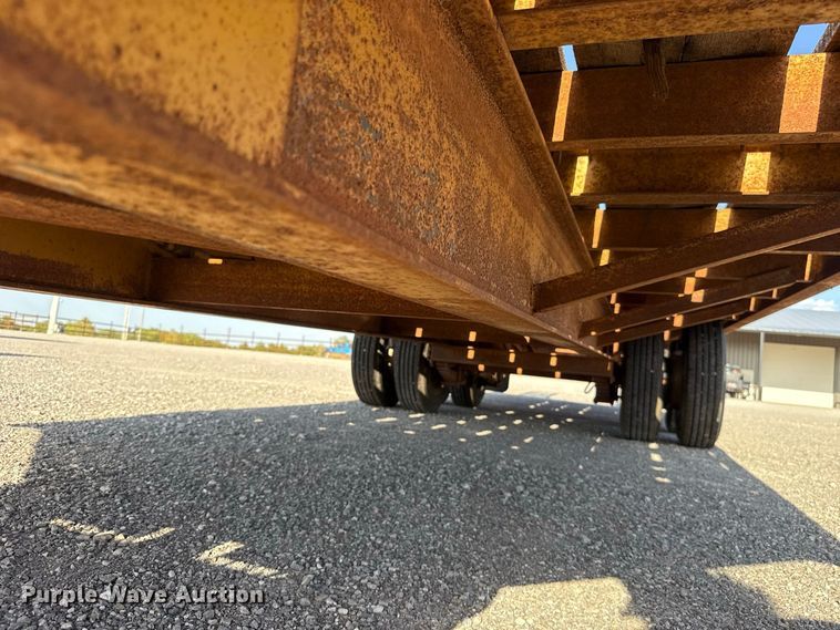 image for item EW8700 2000 Belshe DT-255 equipment trailer