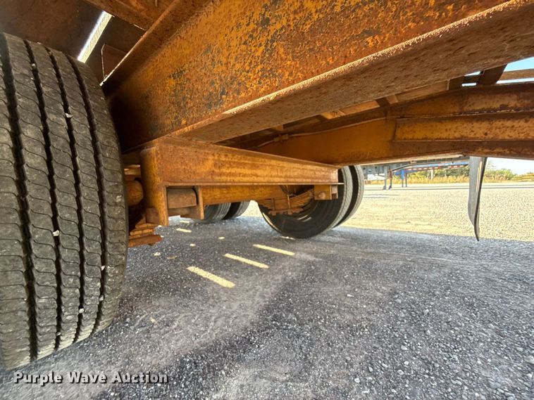 image for item EW8700 2000 Belshe DT-255 equipment trailer