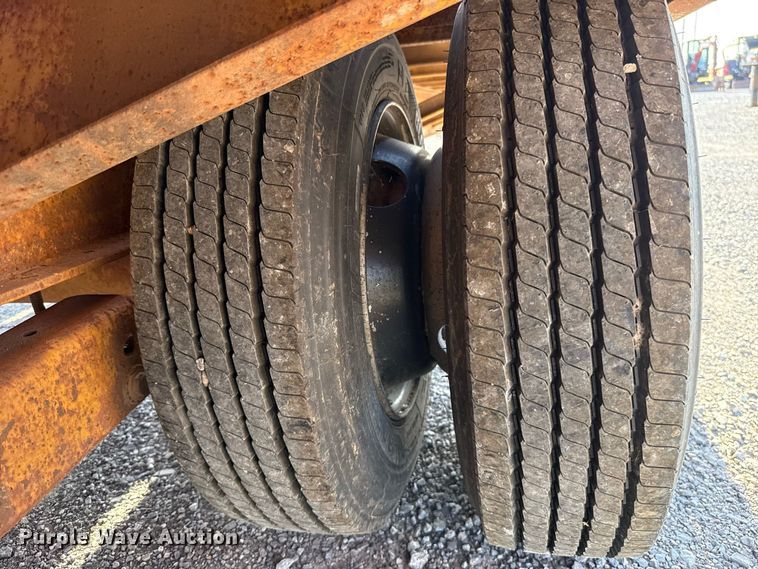 image for item EW8700 2000 Belshe DT-255 equipment trailer