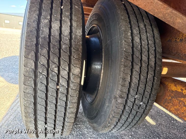 image for item EW8700 2000 Belshe DT-255 equipment trailer