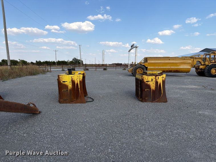 image for item EW8771 (4) excavator padding buckets