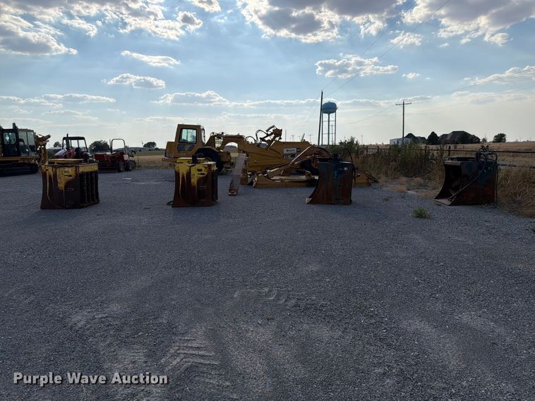image for item EW8771 (4) excavator padding buckets
