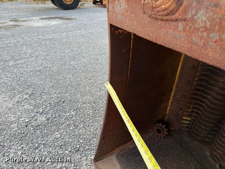 image for item EW8771 (4) excavator padding buckets