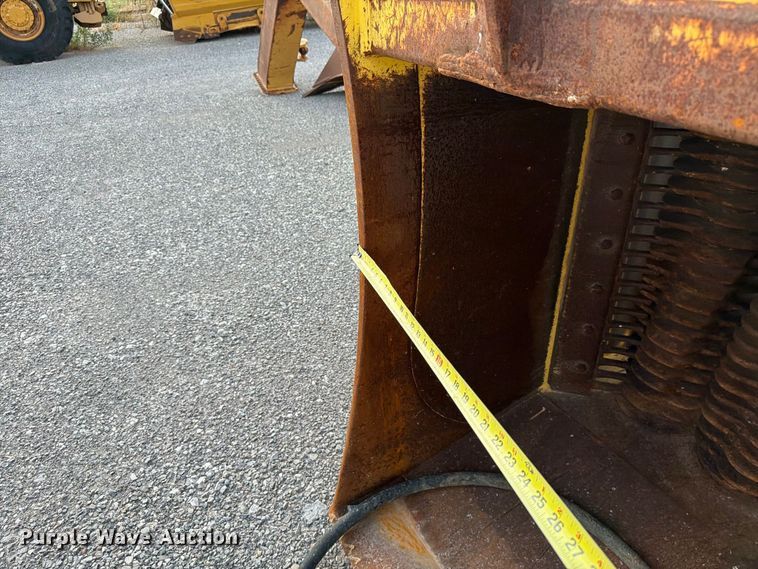 image for item EW8771 (4) excavator padding buckets