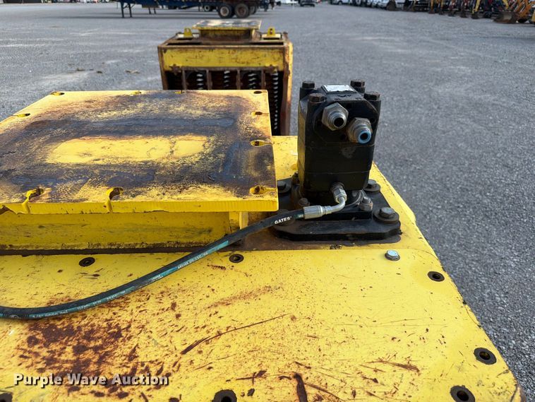 image for item EW8771 (4) excavator padding buckets