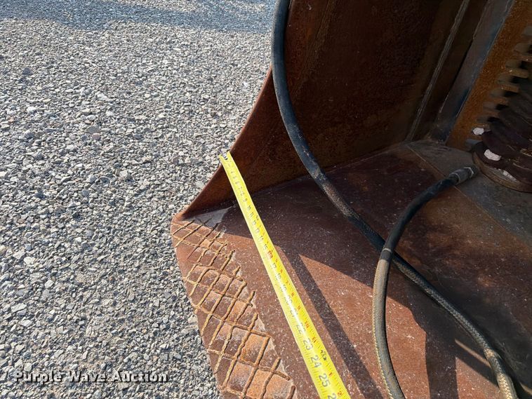 image for item EW8771 (4) excavator padding buckets