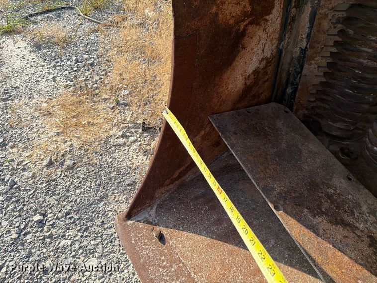 image for item EW8771 (4) excavator padding buckets