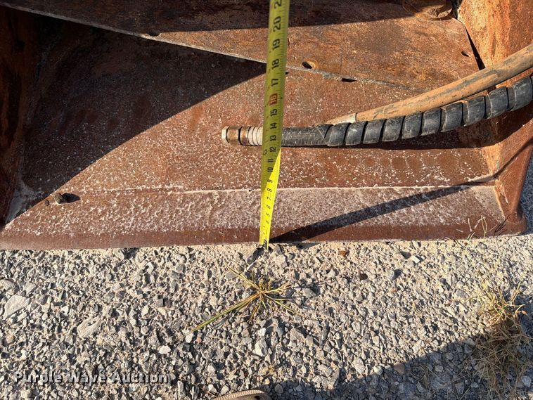 image for item EW8771 (4) excavator padding buckets