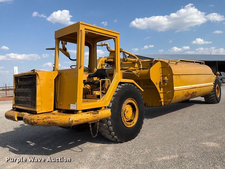 image for item EW8772 Caterpillar 613B water wagon