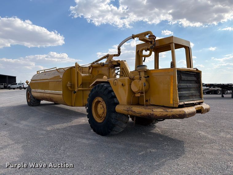 image for item EW8772 Caterpillar 613B water wagon