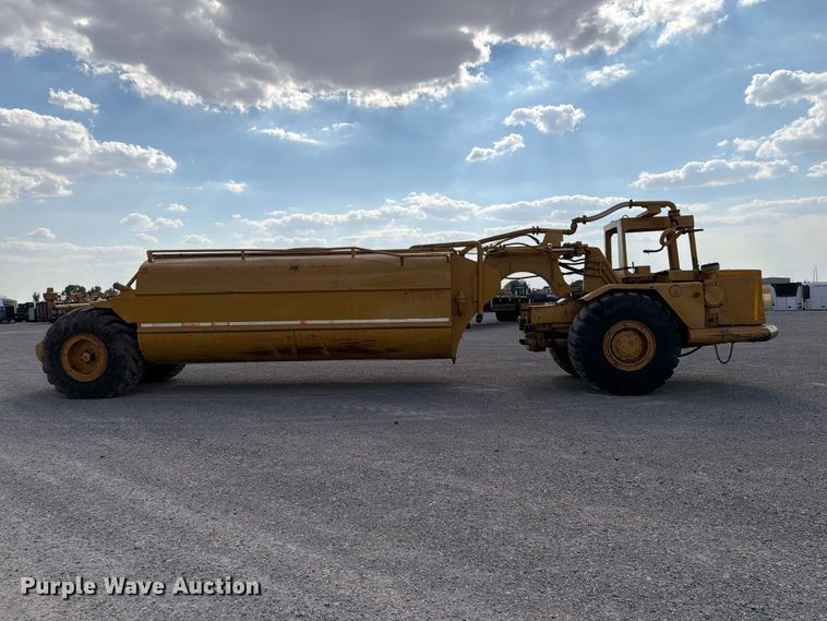 image for item EW8772 Caterpillar 613B water wagon