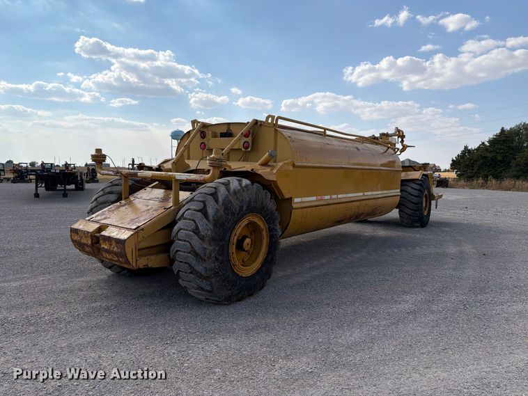 image for item EW8772 Caterpillar 613B water wagon