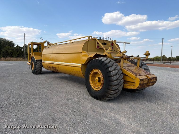 image for item EW8772 Caterpillar 613B water wagon