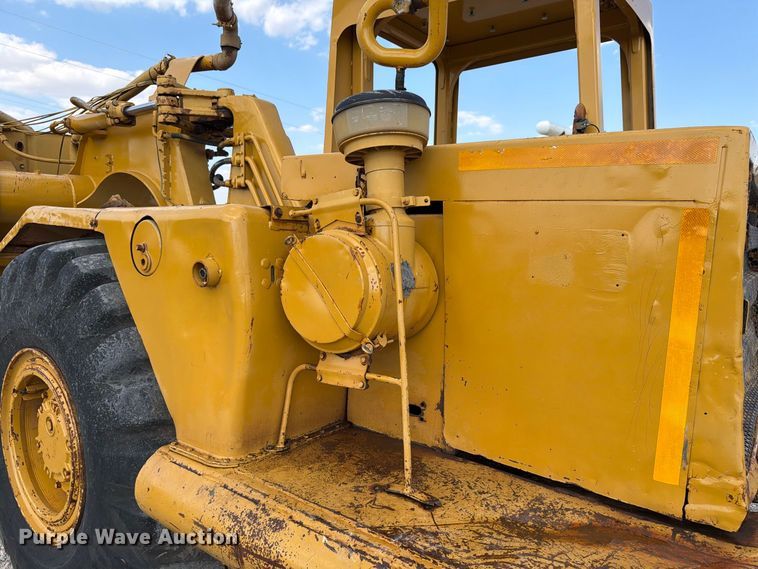image for item EW8772 Caterpillar 613B water wagon