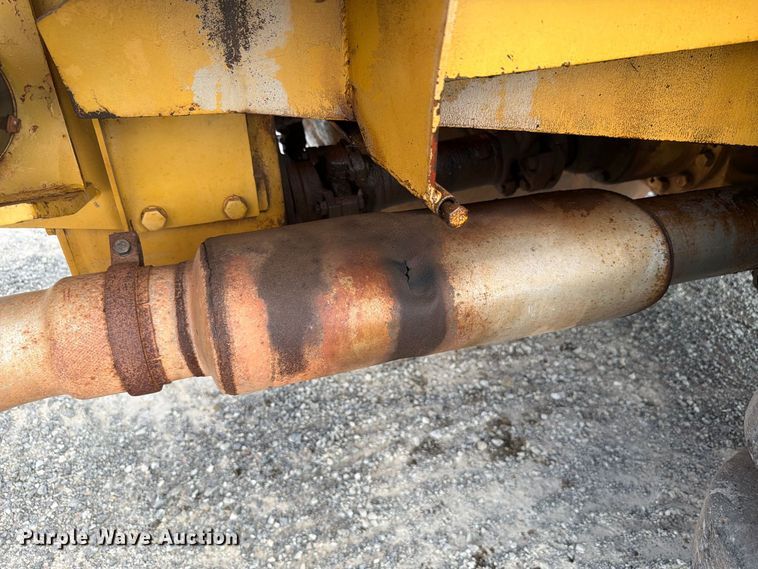 image for item EW8772 Caterpillar 613B water wagon