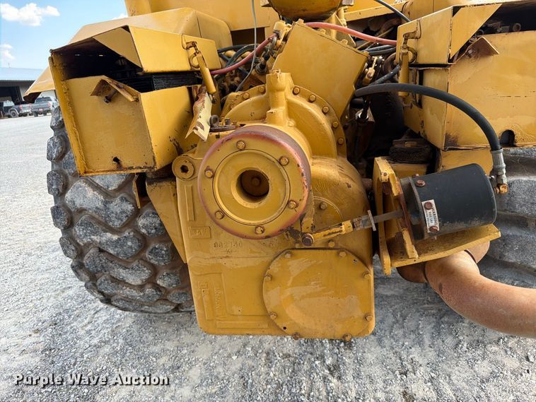 image for item EW8772 Caterpillar 613B water wagon