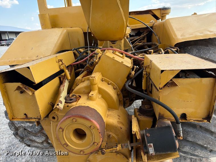 image for item EW8772 Caterpillar 613B water wagon