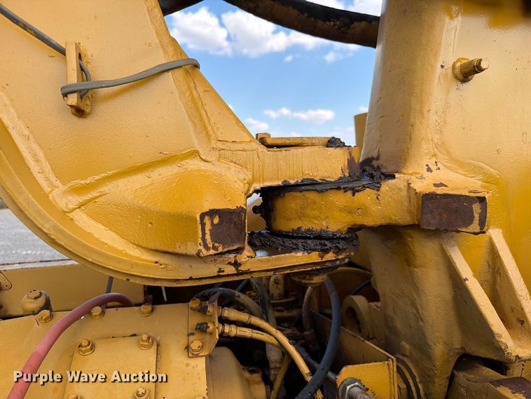 image for item EW8772 Caterpillar 613B water wagon