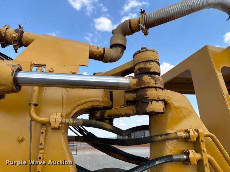 image for item EW8772 Caterpillar 613B water wagon