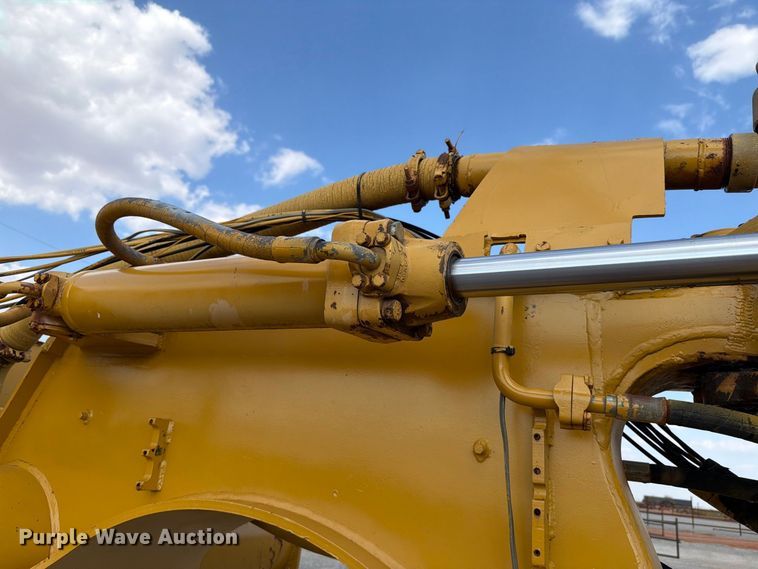 image for item EW8772 Caterpillar 613B water wagon
