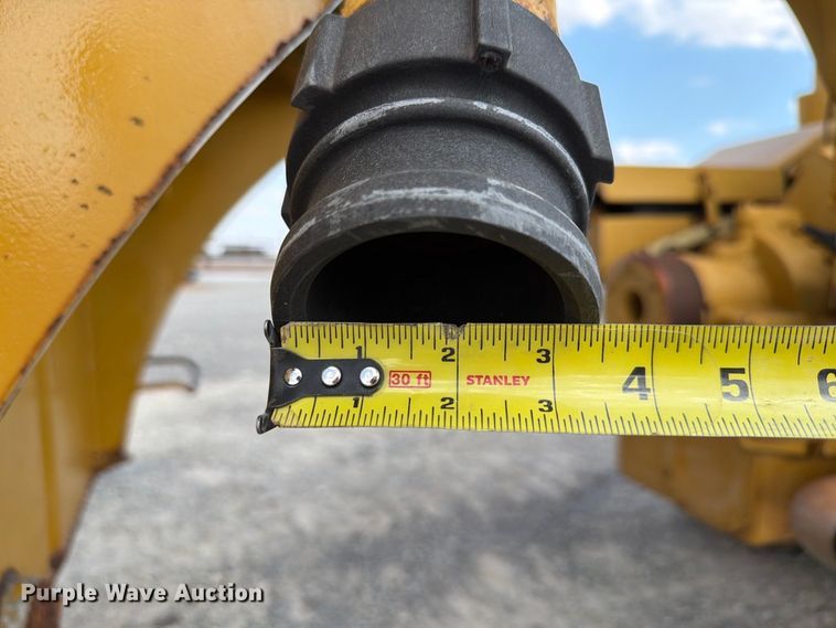 image for item EW8772 Caterpillar 613B water wagon