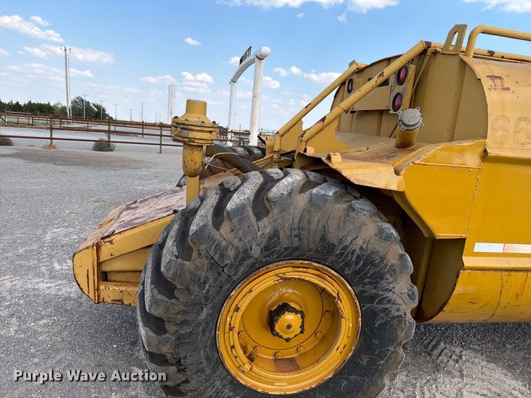 image for item EW8772 Caterpillar 613B water wagon