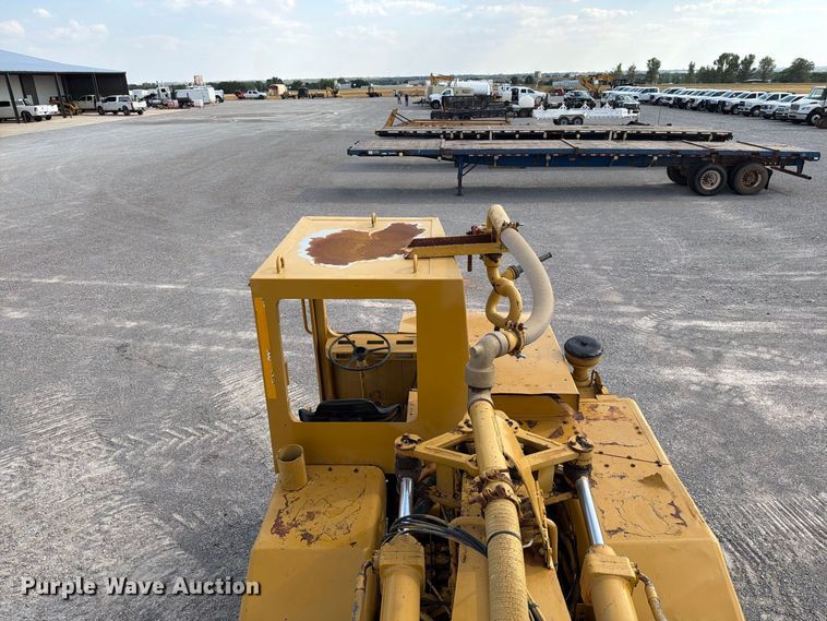 image for item EW8772 Caterpillar 613B water wagon