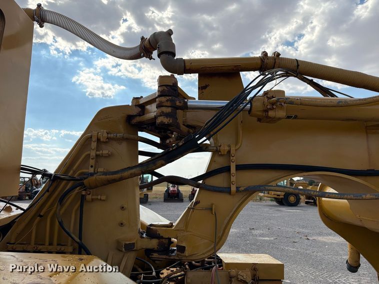 image for item EW8772 Caterpillar 613B water wagon