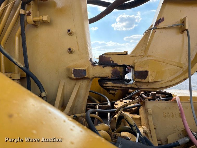 image for item EW8772 Caterpillar 613B water wagon