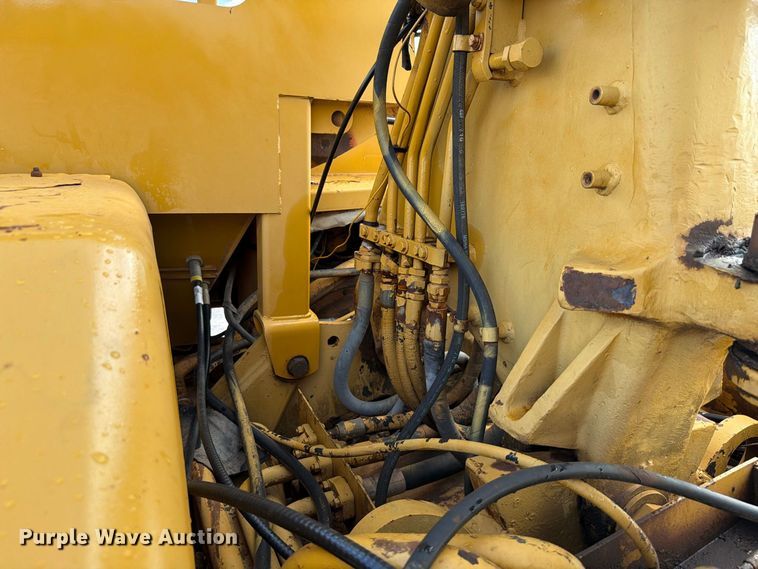 image for item EW8772 Caterpillar 613B water wagon