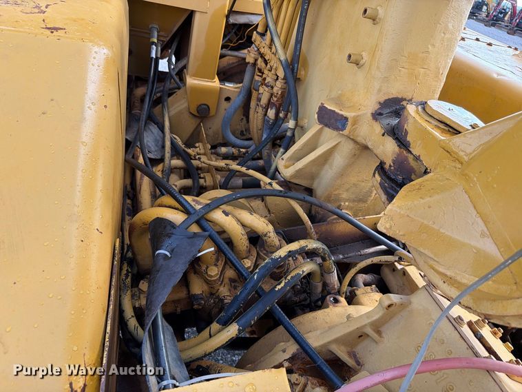 image for item EW8772 Caterpillar 613B water wagon