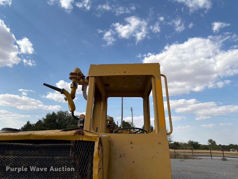 image for item EW8772 Caterpillar 613B water wagon