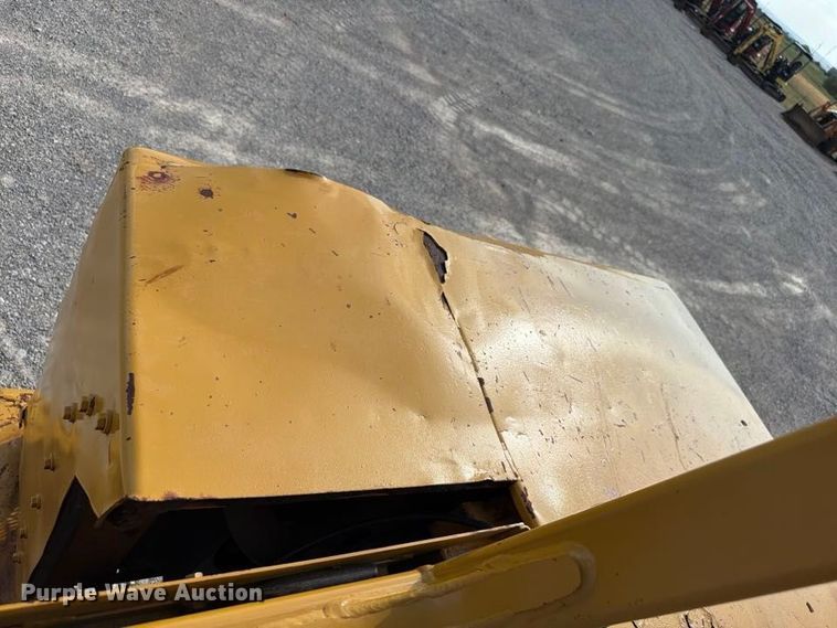 image for item EW8772 Caterpillar 613B water wagon