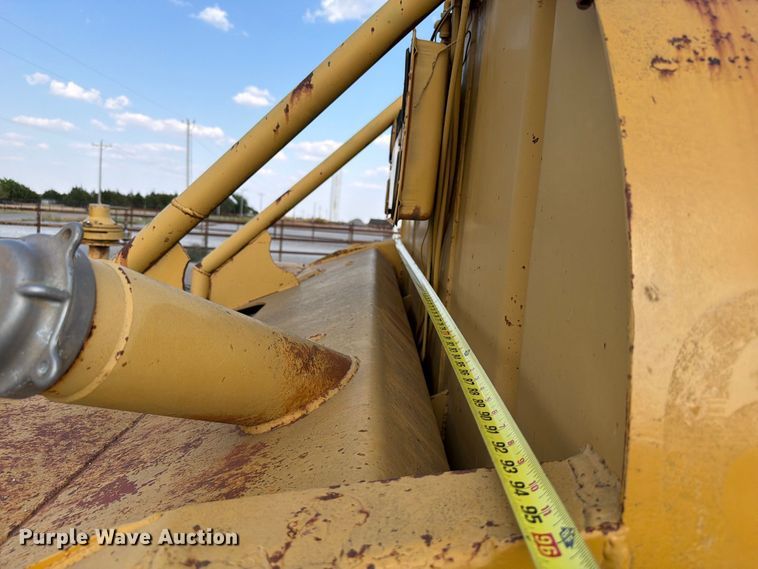 image for item EW8772 Caterpillar 613B water wagon
